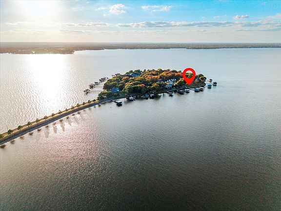 3rd image of 656 Enchanted Isles Dr