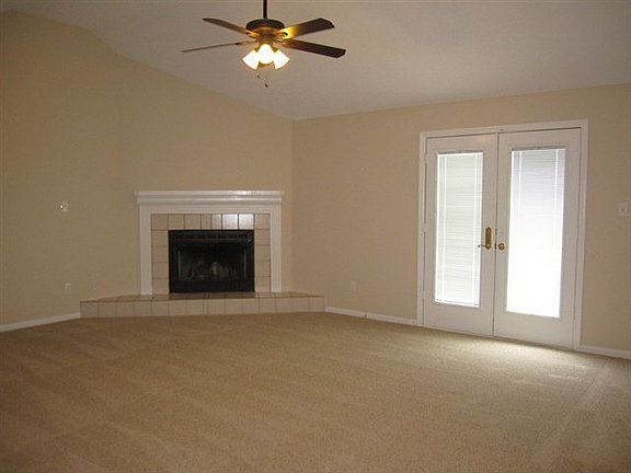 5th image of 323 Northlake Dr