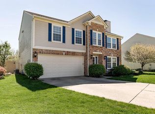 9213 Crossing Dr, Fishers, IN 46037