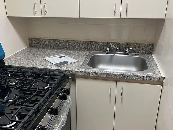 86-04 Grand Ave #2F, Elmhurst, NY 11373