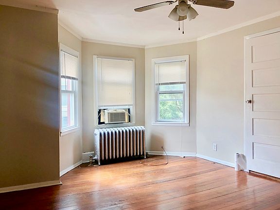5th image of 2524 N Central Park Ave #1