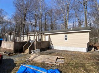26 Smoke Signal Path, Gouldsboro, PA 18424