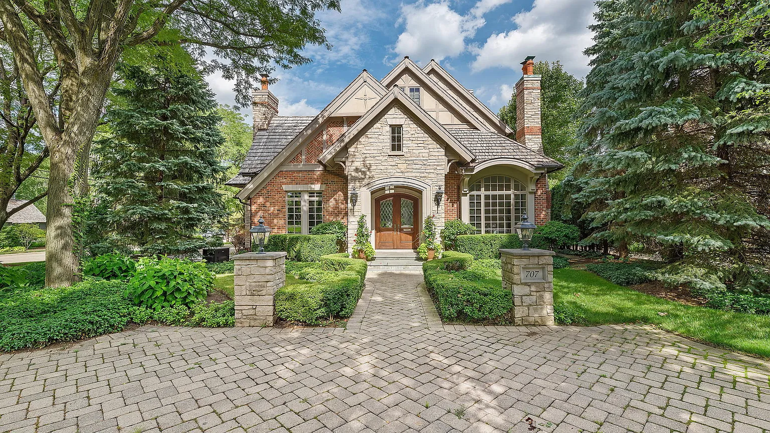 707 S Park Ave photo 1
