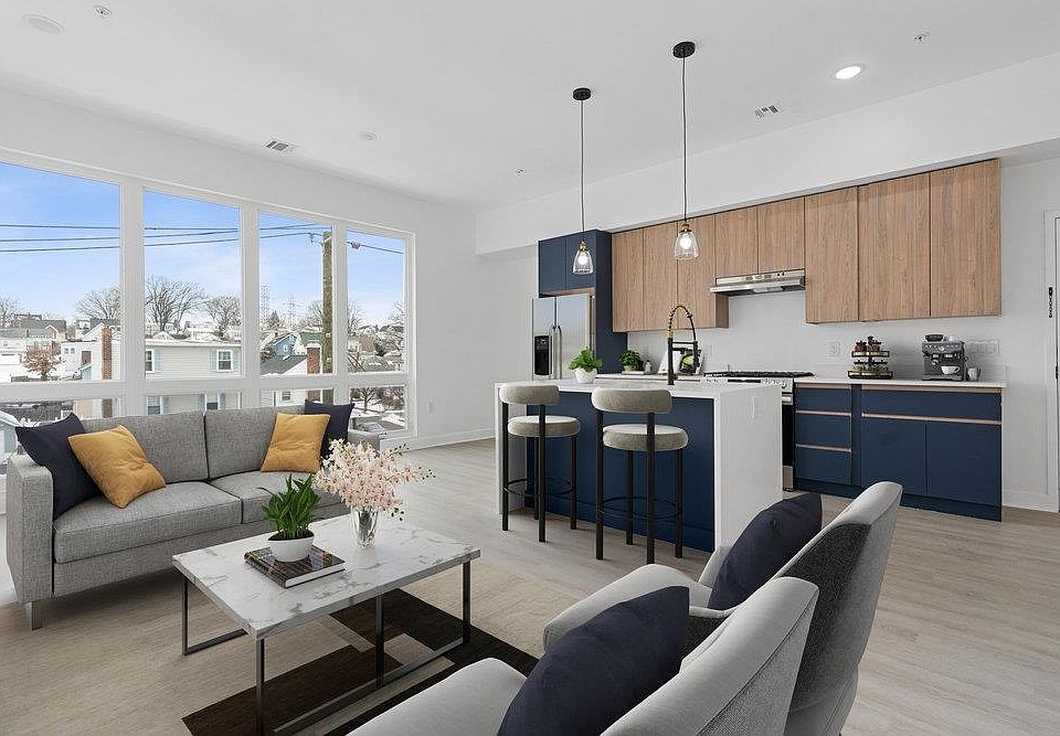 1st image of 576 Union Ave Floor 3
