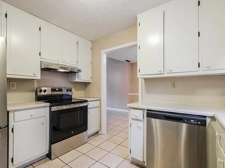 3935 Willowmeade Dr — Photo 9