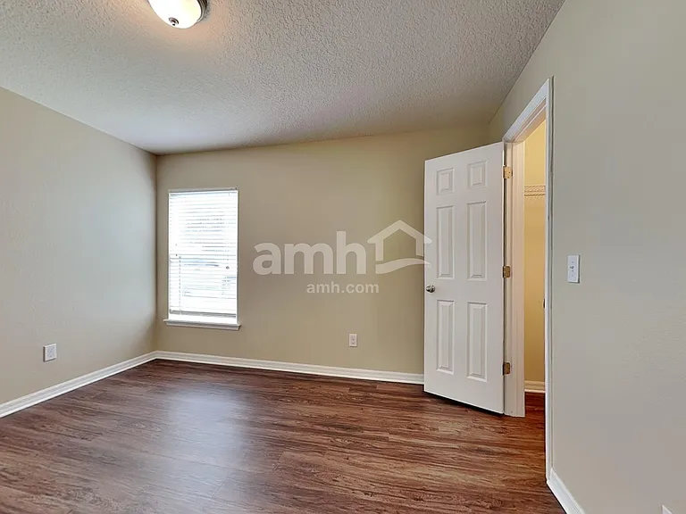 915 Branchwood Way — Photo 13
