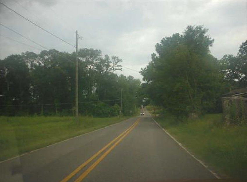 2nd image of 841 Oakland Dr