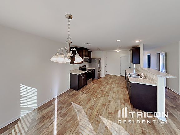 5th image of 3010 Glenn Abbey Ln