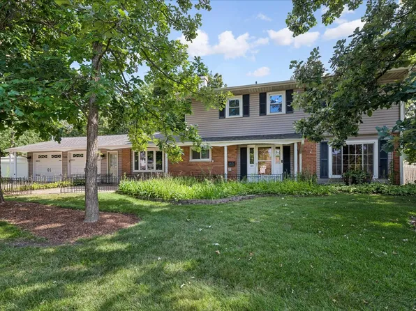 705 Northview Ln, Hoffman Estates, IL 60169