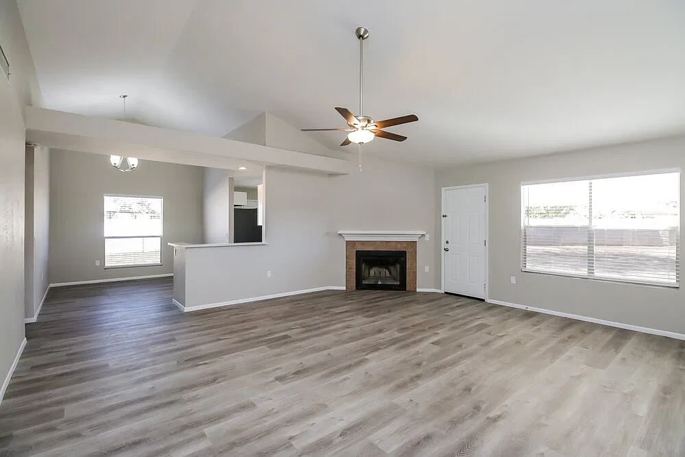 3 bed, 2.0 bath, 1496 sqft, $2,380 — Photo 4