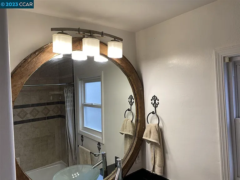 1414 San Carlos Ave — Photo 11