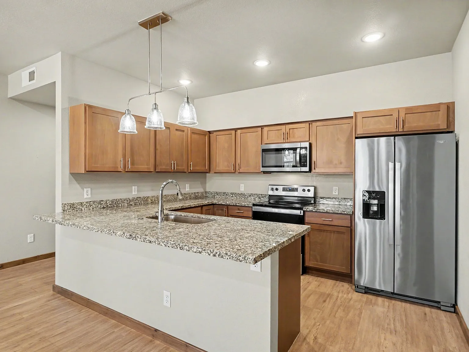 3 bed, 1162 sqft, $2,500 — Photo 4