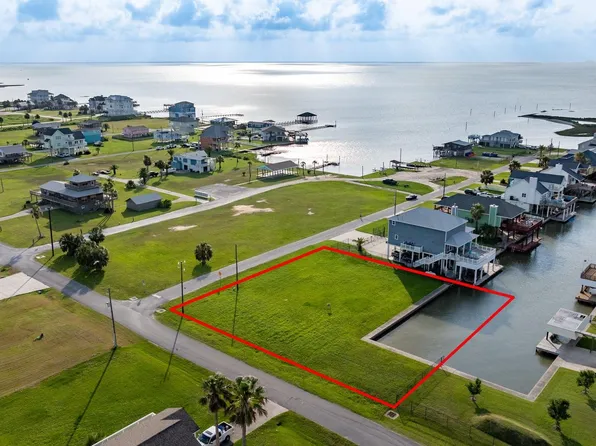 3818 Tidewater Dr, Galveston, TX 77554