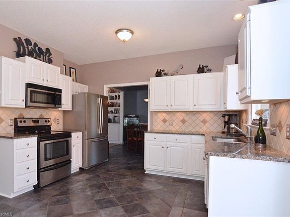 4th image of 33 Park Village Ln