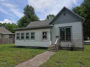 111 N Ash St, Webb City, MO 64870