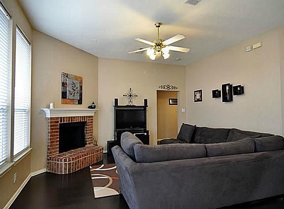 5th image of 2404 Castleridge Dr