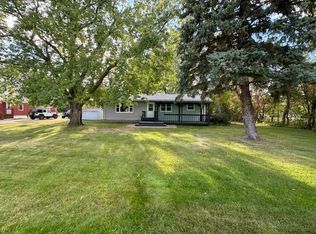 328 S 3rd Ave, Donaldson, MN 56734
