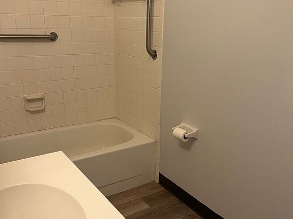 5th image of 275-335 Sterling Ave #A106