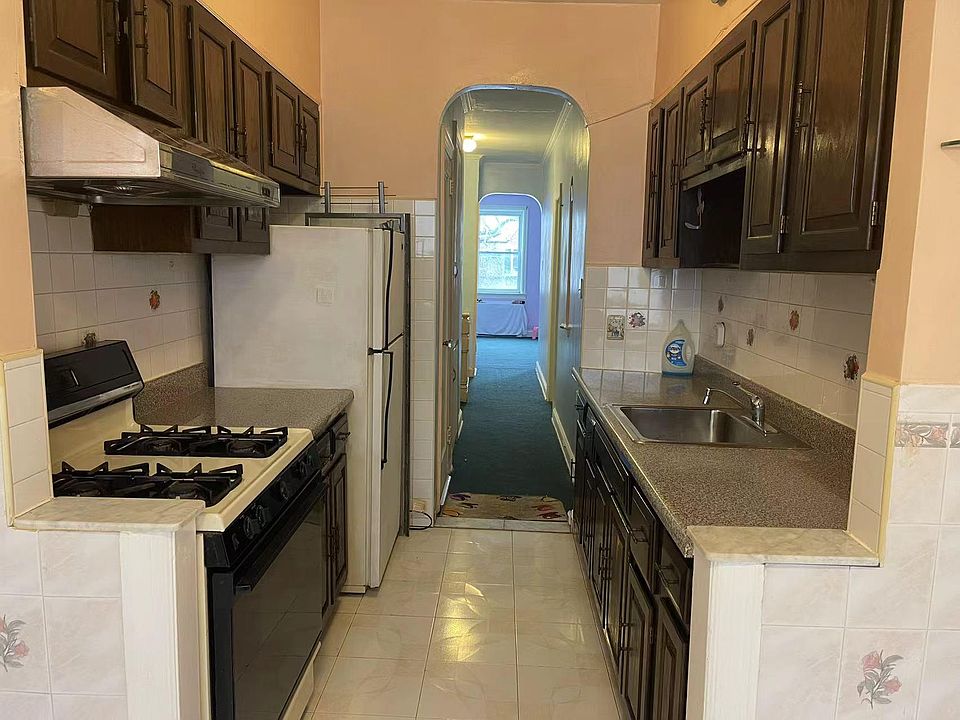 1st image of 27 Bay 23rd St Floor 3