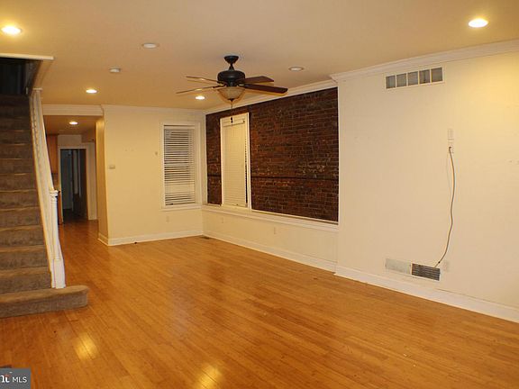 3rd image of 817 N Clayton St