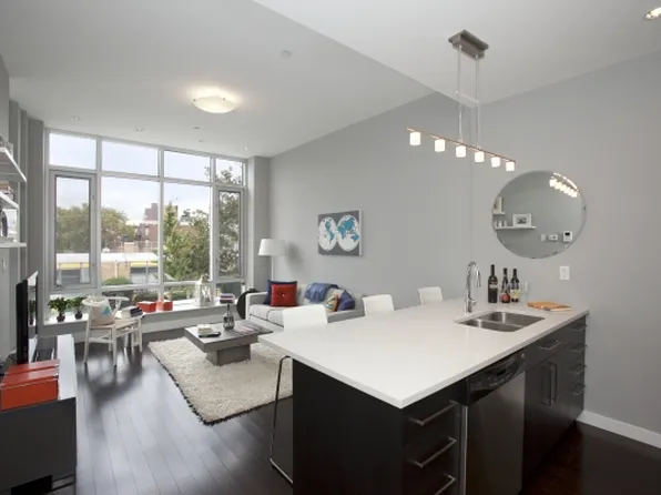 190 Conselyea Street image 1 of 9