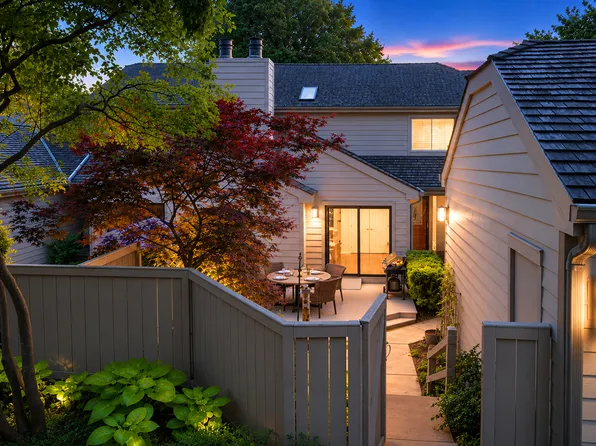 422 Valley View Rd Unit 0, Barrington, IL 60010