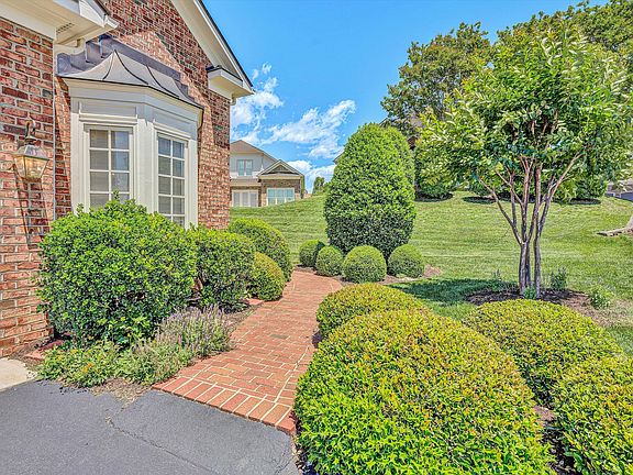 3rd image of 3303 Belshire Ct