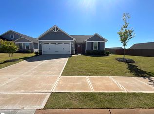 402 Sidney Wilson Ct, Simpsonville, SC 29681