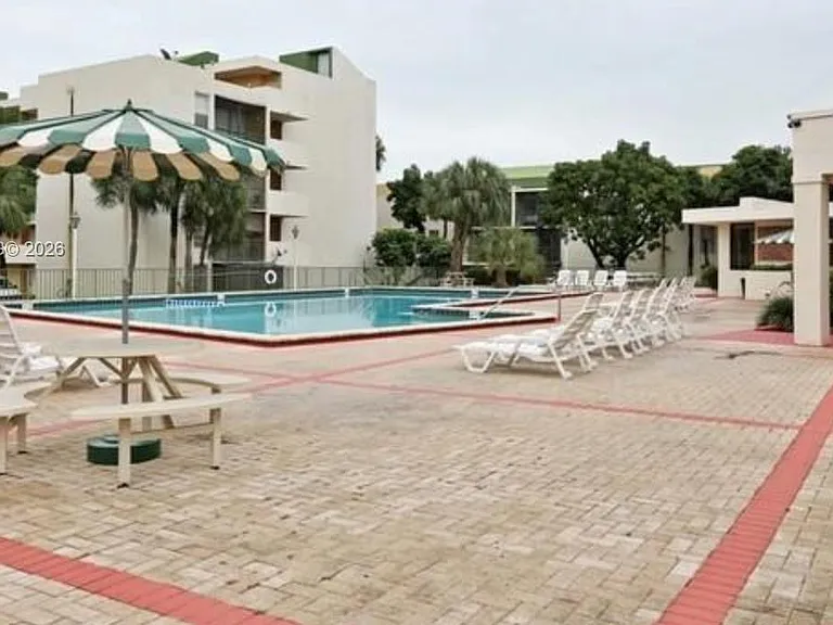 8810 Fontainebleau Blvd #303 — Photo 11