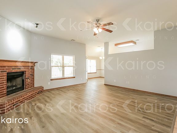 2nd image of 2720 SE 94th St
