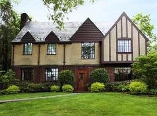 8 Bellegrove Dr, Montclair, NJ 07043