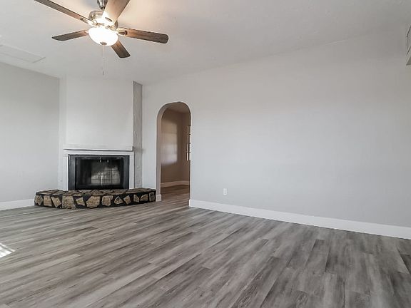 3rd image of 2734 W Montebello Ave #3A