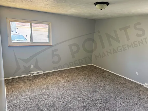 927 E 216th St #1 — Photo 37