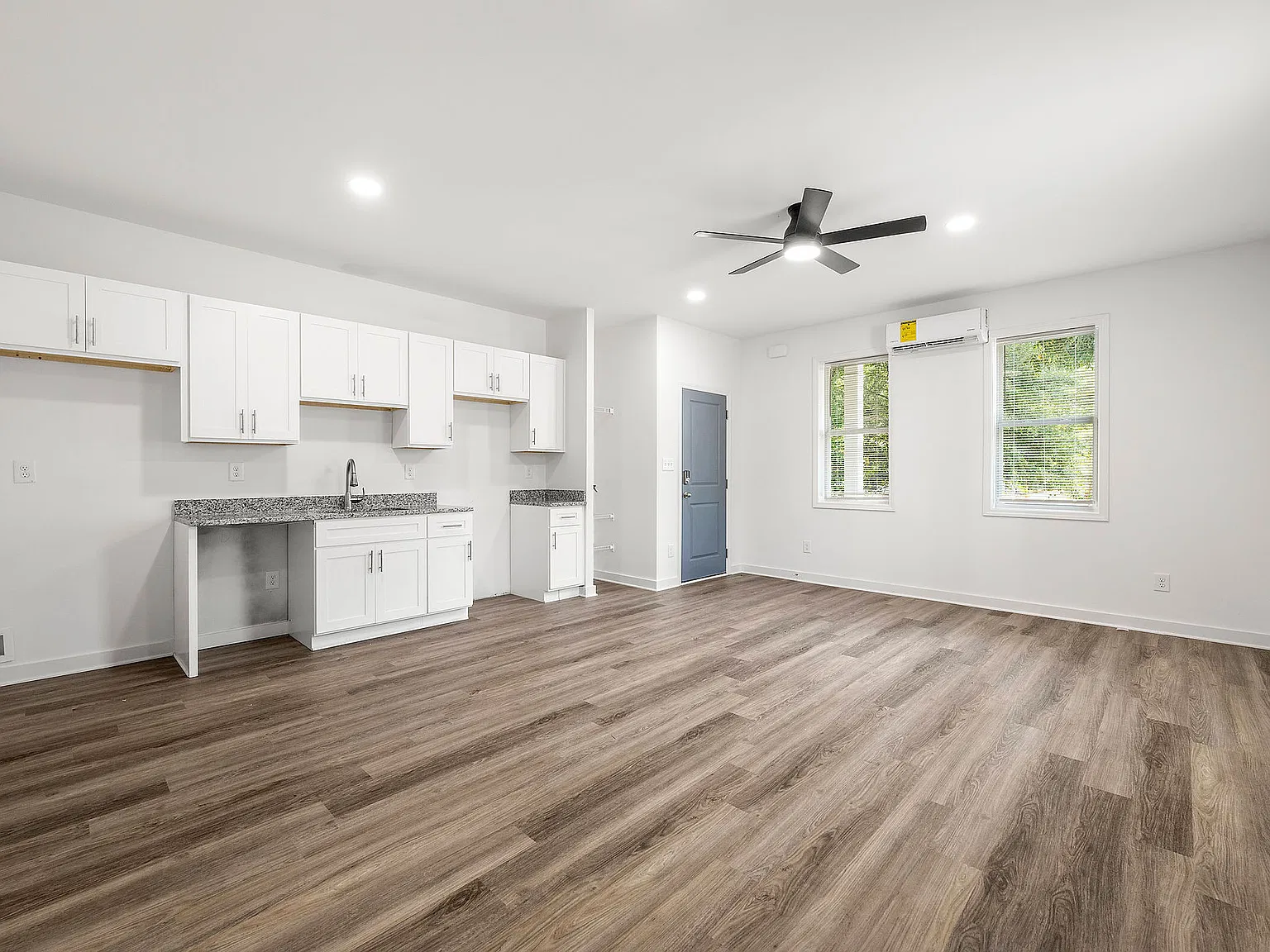 255 Love St SW — Photo 4