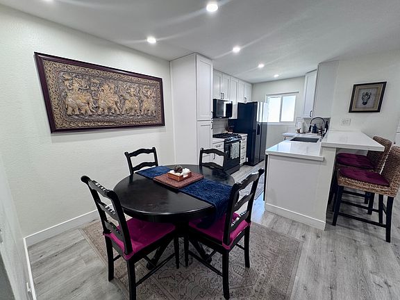4th image of 1072C Cabrillo Park Dr APT C