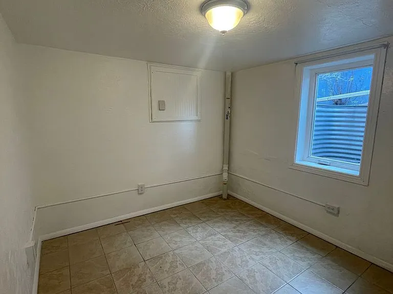 1127 W Mulberry St — Photo 25