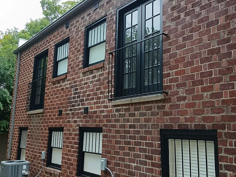 219 W Meadow St — Photo 24