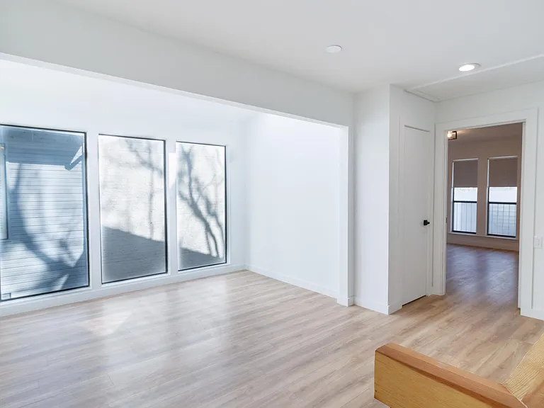 3633 Asbury St — Photo 9