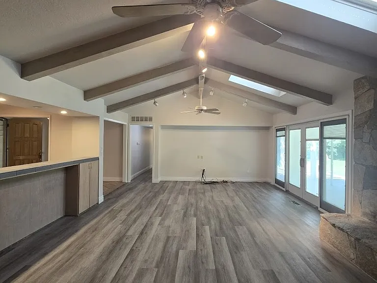 1176 W San Bruno Ave — Photo 15