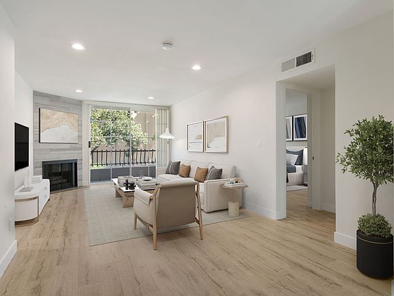 3rd image of 1601 Selby Ave APT 203