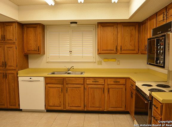 4th image of 2703 Knoll Tree St