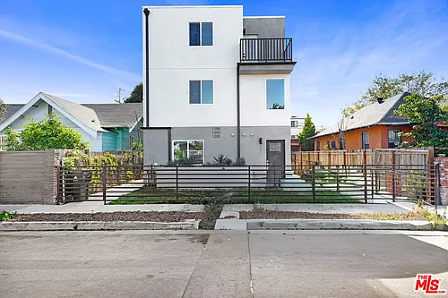 1200 W 38th St Photo 1