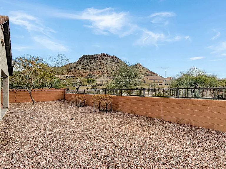 9037 W Plum Rd — Photo 33