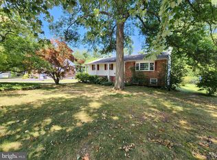 68 S Forge Manor Dr, Phoenixville, PA 19460