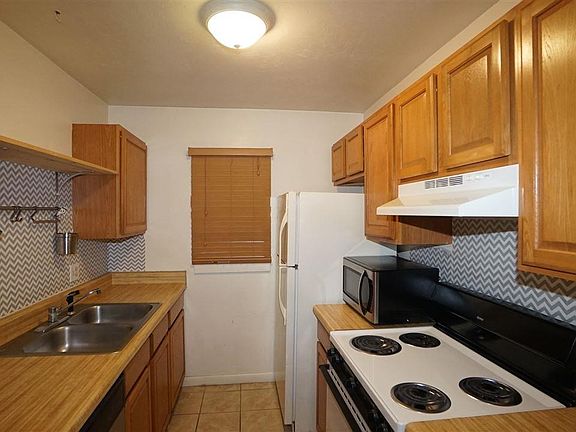 2nd image of 3905 SW 26th Ter Unit 3905-C