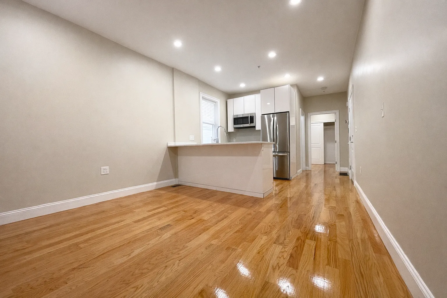 2 bed, 800 sqft, $2,895 — Photo 2