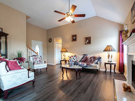 2nd image of 1316 Loren Cir