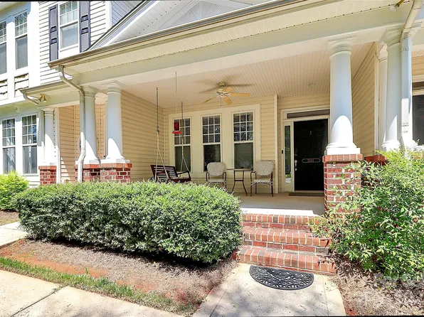 2044 Gable Way Ln, Matthews, NC 28104