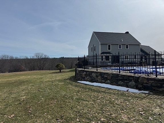 5th image of 94 E Charlton Rd