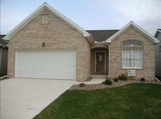 35 Crista Ann Ct, Bloomington, IL 61704